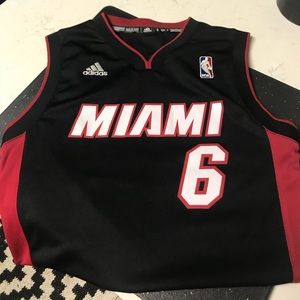Boys Size Small Miami Heat Jersey Labron